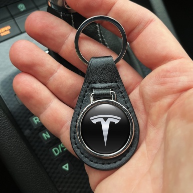 Tesla Schlusselanhanger aus Leder mit Metalisch Logo