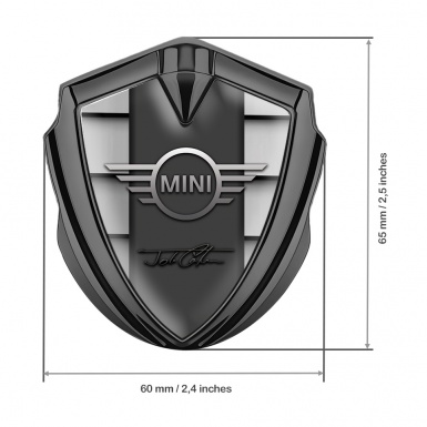 Mini Cooper Emblem Auto Zeichen Graphit Tonfarbe mit Graues Gefangnis Effekt und John Cooper Unterschrift