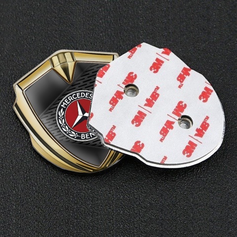 Mercedes Benz Abzeichen selbstklebend Goldtonfarbe mit Klingeneffekt und Rotes Kreis Logo