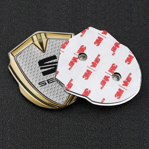Seat Emblem Auto Zeichen Goldtonfarbe Wabeneffekt basis mit Schwarz Logo