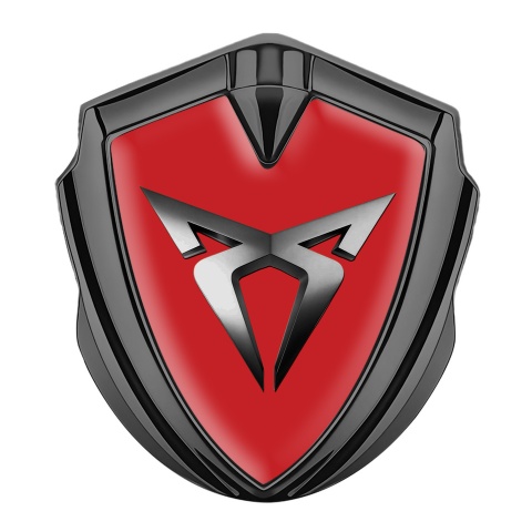 Seat Cupra Abzeichen selbstklebend Graphit Tonfarbe Rot Basis mit Metall Logo Effekt