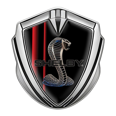 Ford Shelby Seitenflugel Emblem Aufkleber Silbertonfarbe mit Schwarze rote Elemente und Kobra Logo