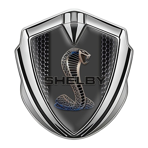 Ford Shelby Seitenflugel Emblem Aufkleber Silbertonfarbe mit Perforierter Stahl Effekt und Kobra Logo