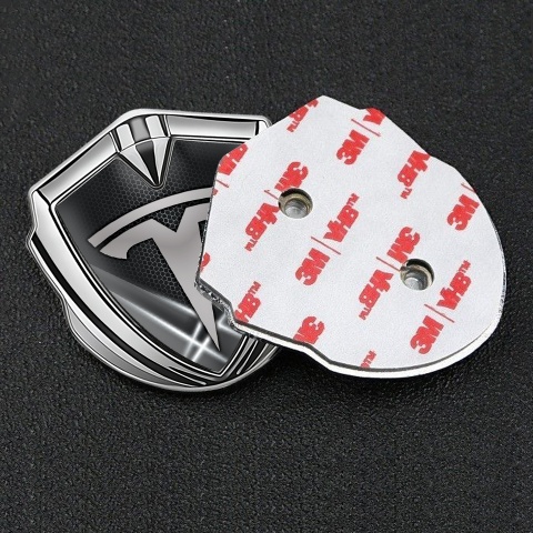 Tesla Emblem Abzeichen selbstklebend Silbertonfarbe Grau Lichter Stil