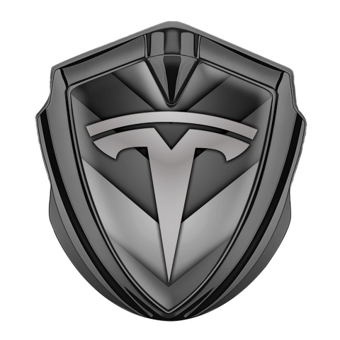 Tesla Emblem Abzeichen selbstklebend Graphit Tonfarbe Grau V Form Stil