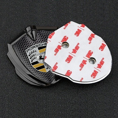 Porsche Emblem Logo Schriftzug Aufkleber Graphit Tonfarbe mit Perforierter Stahl Effekt Hintergrund
