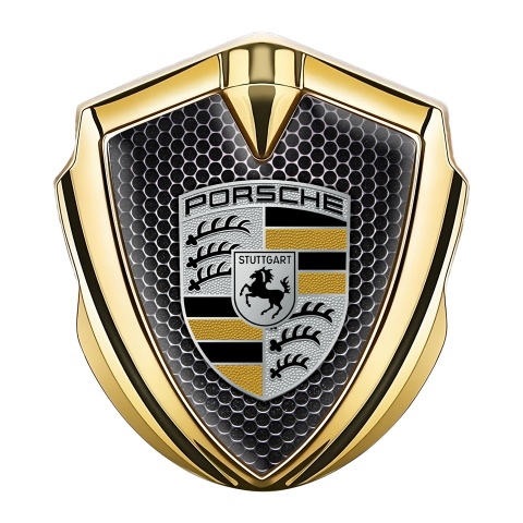 Porsche Emblem Logo Schriftzug Aufkleber Goldtonfarbe mit Perforierter Stahl Effekt Hintergrund