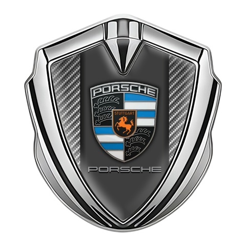 Porsche Emblem Abzeichen selbst Silbertonfarbe mit Hell Carbon Hintergrund und Grau Logo Panel