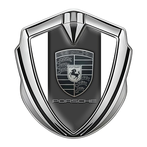 Porsche Seitenflugel Emblem Aufkleber Silbertonfarbe mit weiss hintergrund und Monochromes Logo