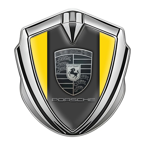 Porsche Abzeichen selbstklebend Silbertonfarbe mit Gelb Hintergrund und Monochromes Logo