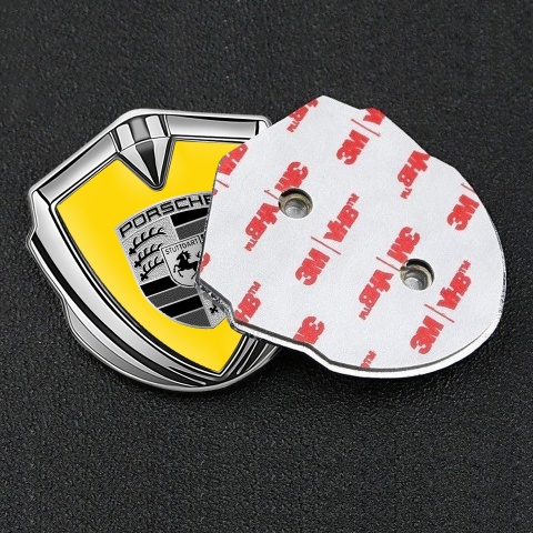 Porsche Emblem Auto Zeichen Silbertonfarbe mit Gelb Basis und Grau Schwarz Logo