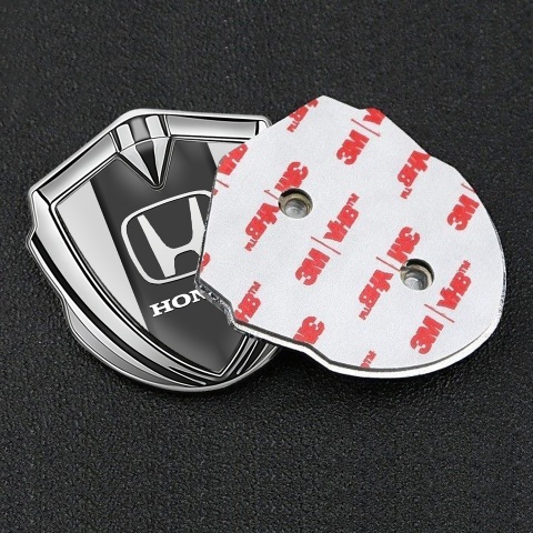 Honda Selbstklebendes Metallaufkleber Emblem Silbertonfarbe mit Grau Hintergrund und Graphit Panel