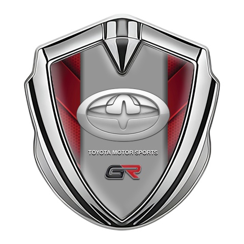 Toyota GR Emblem Abzeichen selbstklebend Silbertonfarbe mit Rote Elemente und Neues Design Logo