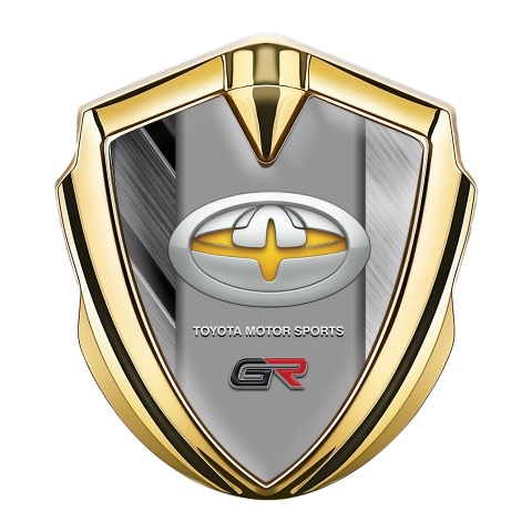 Toyota GR Emblem Abzeichen Goldtonfarbe mit Polierte Elemente der Basis und Gelb Logo Motiv