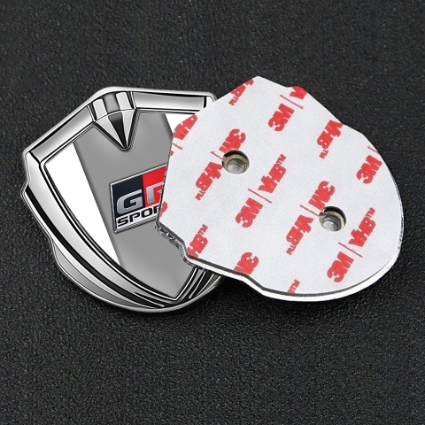 Toyota GR Emblem Abzeichen Silbertonfarbe mit Weiss Version und Sport Logo