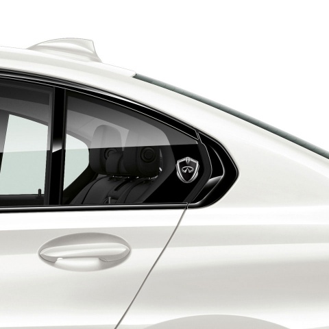 Infiniti Emblem Auto Zeichen Silbertonfarbe mit Schwarz Basis und Chrom Logo