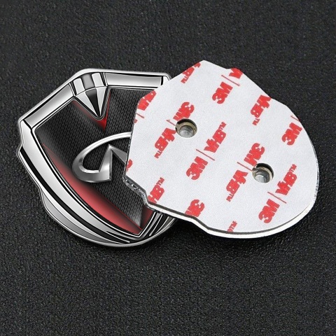 Infiniti Seitenflugel Emblem Aufkleber Silbertonfarbe Dunkles Gitter mit Rote Fragmente Design