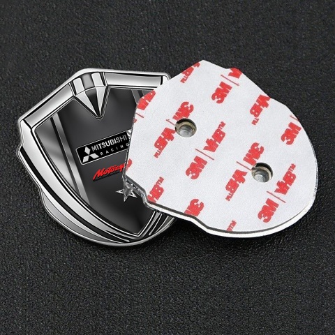 Mitsubishi Emblem Abzeichen Silbertonfarbe mit MetallRahmen und Graphit Panel Logo