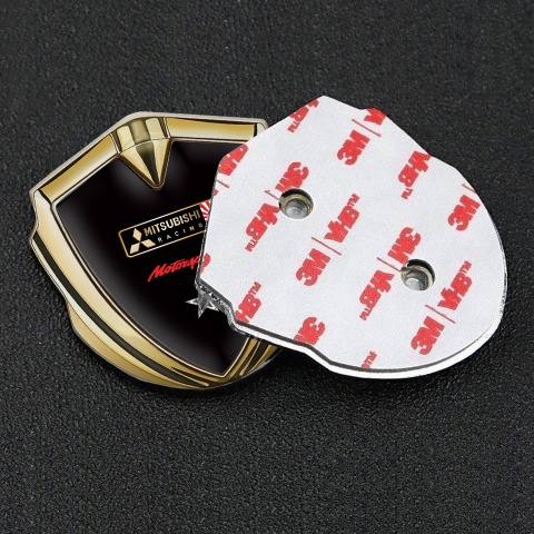 Mitsubishi Emblem Auto Zeichen Goldtonfarbe mit Schwarz Hintergrund und Stern Logo Motiv
