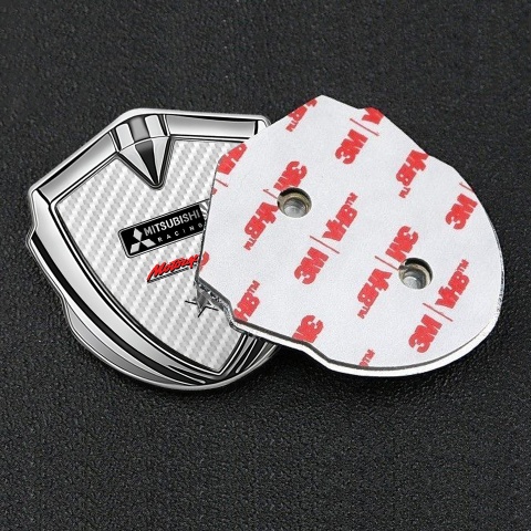 Mitsubishi Emblem Abzeichen selbstklebend Silbertonfarbe mit Weiss Carbon und Stern Logo motiv