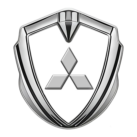 Mitsubishi Emblem Abzeichen selbstklebend Silbertonfarbe mit Weiss Hintergrund und Grau logo
