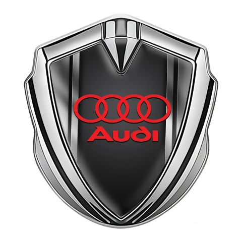 Audi Emblem Auto Zeichen Silbertonfarbe mit Metallrahmen Fundaments und Rote Logo