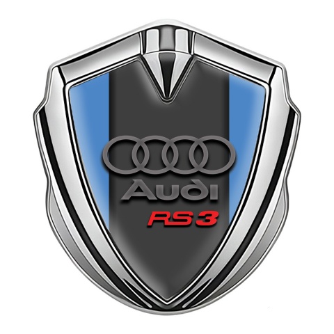 Audi RS3 Emblem Abzeichen selbstklebend Silbertonfarbe mit Eisblau Hintergrund Design und Graphit Logo