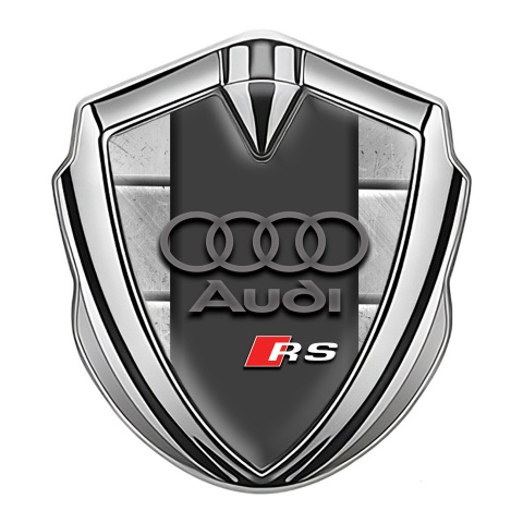 Audi Rs Abzeichen selbstklebend Silbertonfarbe mit Eine Steinmauer Effekt Basis und Sport Logo