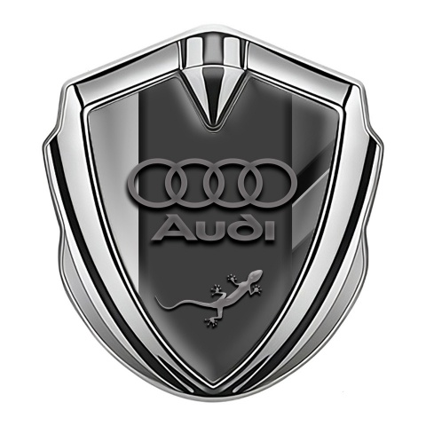 Audi Quattro Emblem Abzeichen selbstklebend Silbertonfarbe mit Polierte Platte und Eidechse Logo Stil