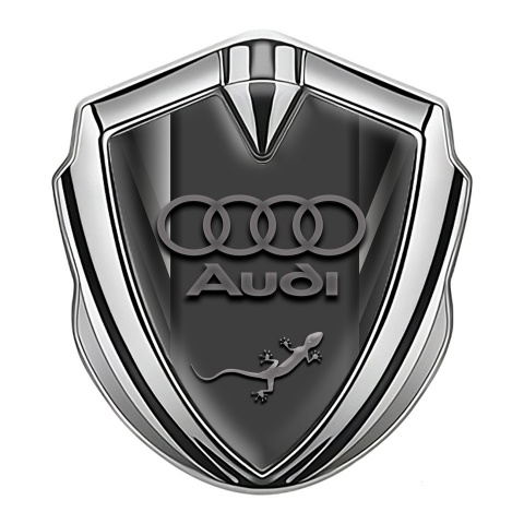 Audi Quattro Seitenflugel Emblem Aufkleber Silbertonfarbe mit Grau Fragmente und Eidechse Logo