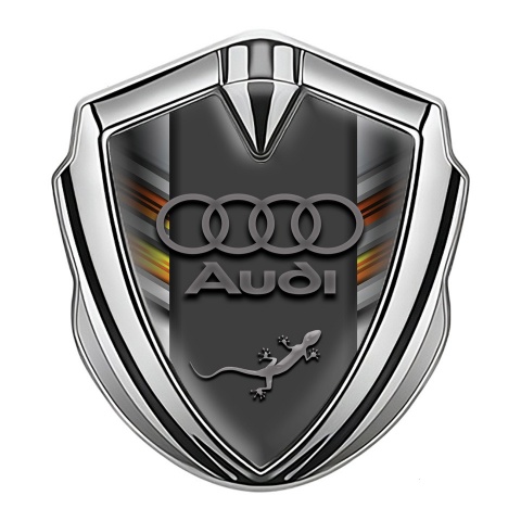 Audi Quattro Abzeichen selbstklebend Silbertonfarbe mit Farbige Bander Basis Auflage