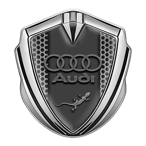 Audi Quattro Emblem Auto Zeichen Silbertonfarbe mit Stahlgeflecht Design und Eidechse Logo