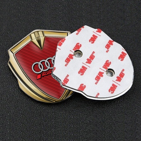 Audi Seitenflugel Emblem Aufkleber Goldtonfarbe mit Rote Carbon Hintergrund und Sport Logo