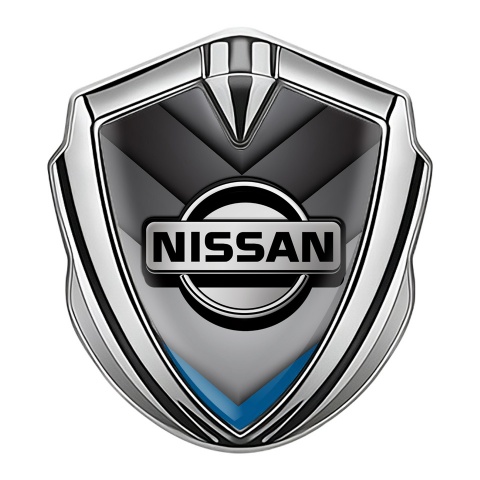 Nissan Emblem Auto Zeichen Silbertonfarbe V Form Design mit Blau Motiv
