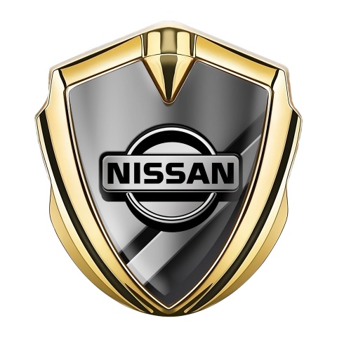 Nissan Emblem Logo Schriftzug Aufkleber Goldtonfarbe Diagonale Metall Elemente Basis mit Grau Logo