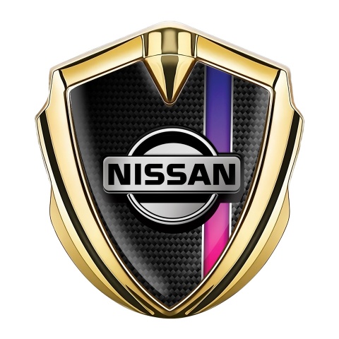 Nissan Seitenflugel Emblem Aufkleber Goldtonfarbe Schwarz Kohlenstoff mit Lila Band Stil