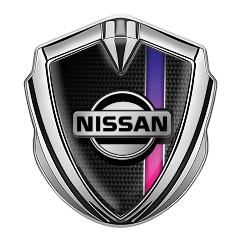 Nissan Seitenflugel Emblem Aufkleber Silbertonfarbe Schwarz Kohlenstoff mit Lila Band Stil