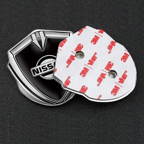 Nissan Selbstklebendes Metallaufkleber Emblem Silbertonfarbe Schwarz Fundament mit Grau Logo