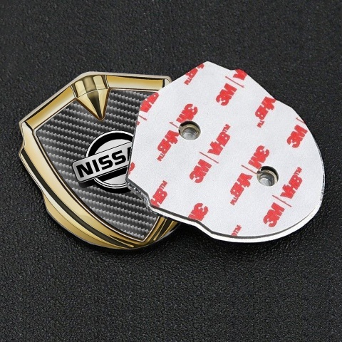 Nissan Emblem Auto Zeichen Goldtonfarbe Dunkles Carbon Design Version