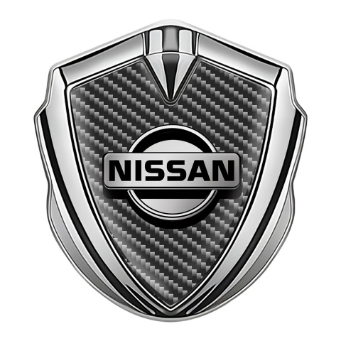 Nissan Emblem Auto Zeichen Silbertonfarbe Dunkles Carbon Design Version