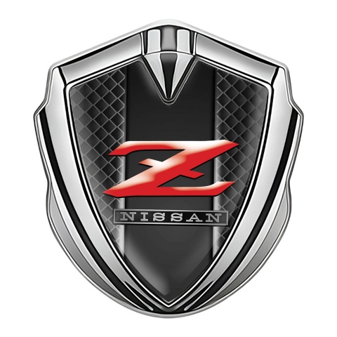 Nissan Z Seitenflugel Emblem Aufkleber Silbertonfarbe Mit Dunkles Gitter Design