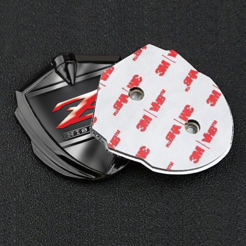 Nissan Z Emblem Abzeichen Graphit Tonfarbe Metal Rahmen Design Rote Logo Stil