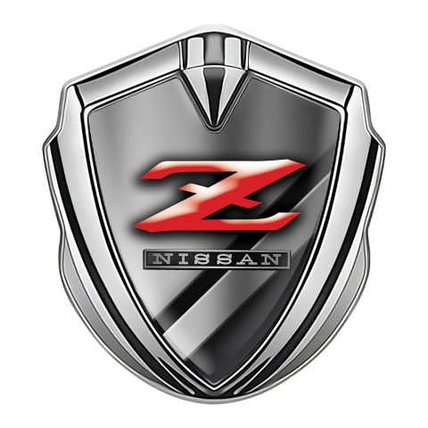 Nissan Z Emblem Auto Zeichen Silbertonfarbe Diagonale Metall Elemente mit Rote Logo Stil