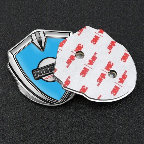 Nissan Emblem Aufkleber Autozubehor Silbertonfarbe HimmeBlau Basis mit Dunkles Logo