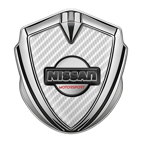 Nissan Seitenflugel Emblem Aufkleber Silbertonfarbe Weiss Carbon mit Motorsport Logo Motiv