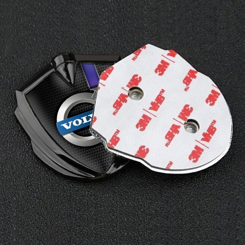 Volvo Abzeichen selbstklebend Graphit Tonfarbe Dunkel Carbon mit Lila Band Design