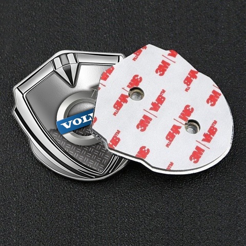 Volvo Emblem Abzeichen selbstklebend Silbertonfarbe Doppelte Textur Basis mit Klassisch Logo