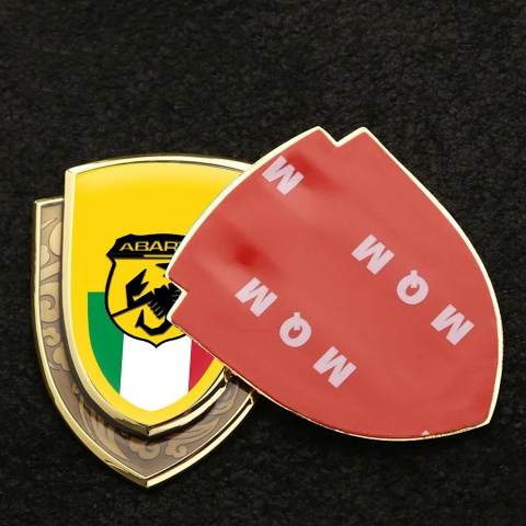 Fiat Abarth Seitenflugel Emblem Aufkleber Goldtonfarbe Gelb Basis mit Italienische Flagge Logo