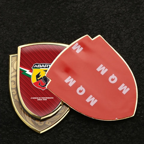 Fiat Abarth Selbstklebendes Metallaufkleber Emblem Goldtonfarbe Rote Carbon mit Blitz Logo