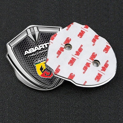 Fiat Abarth Emblem Auto Zeichen Silbertonfarbe Mit Perforierter Stahl Effekt und Schild Logo Stil